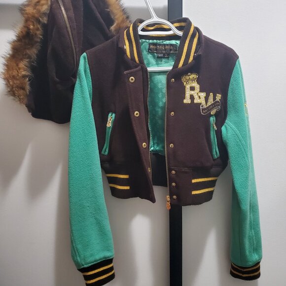 Vintage 2004 Rocawear Varsity Jacket with detachable fur hood - Picture 5 of 12